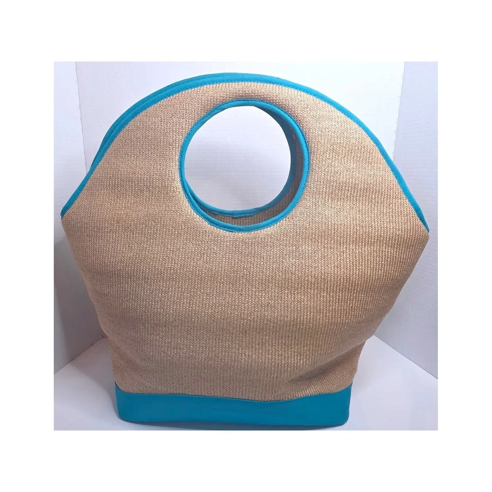 Igloo insulated cooler